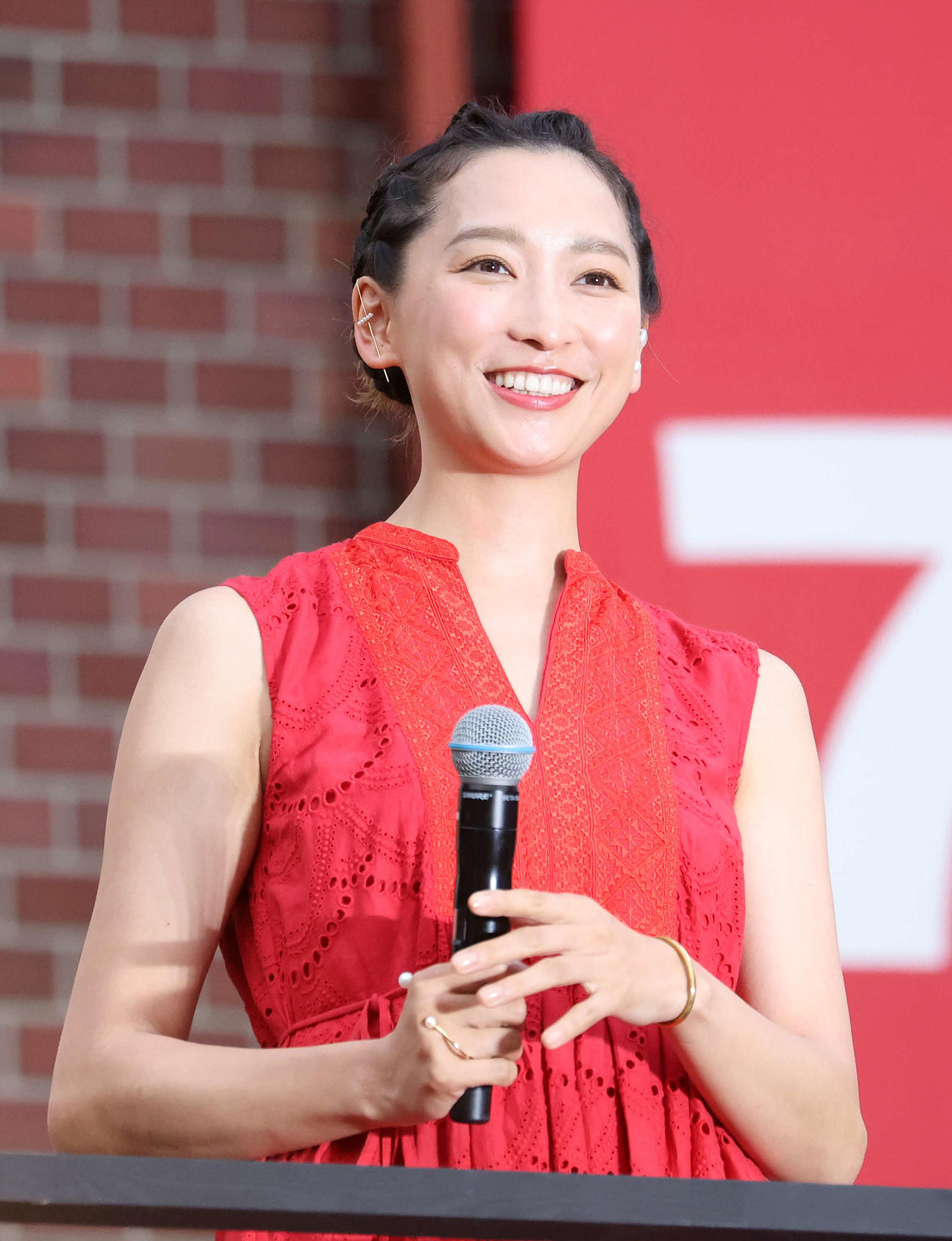 「キングダム　運命の炎」公開直前サプライズイベントで笑顔を見せる杏（撮影・鈴木正人）