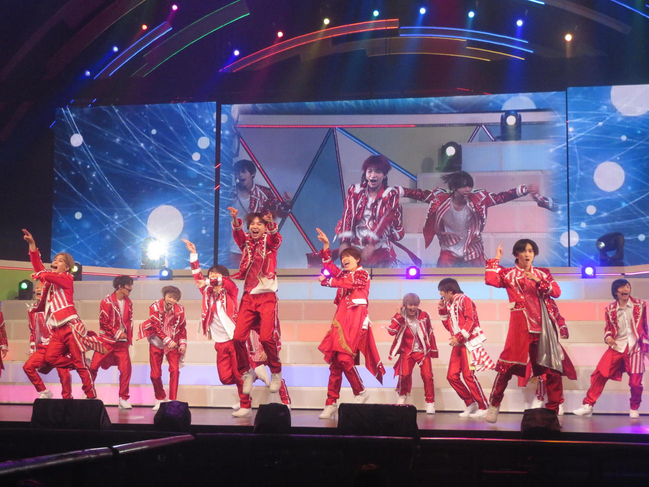 「サマステライブ2023　俺たちがミライだ！！」でパフォーマンスする少年忍者