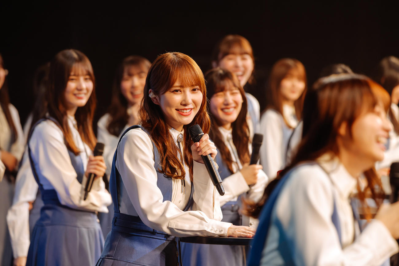 影山優佳の卒業セレモニーを開催した日向坂46
