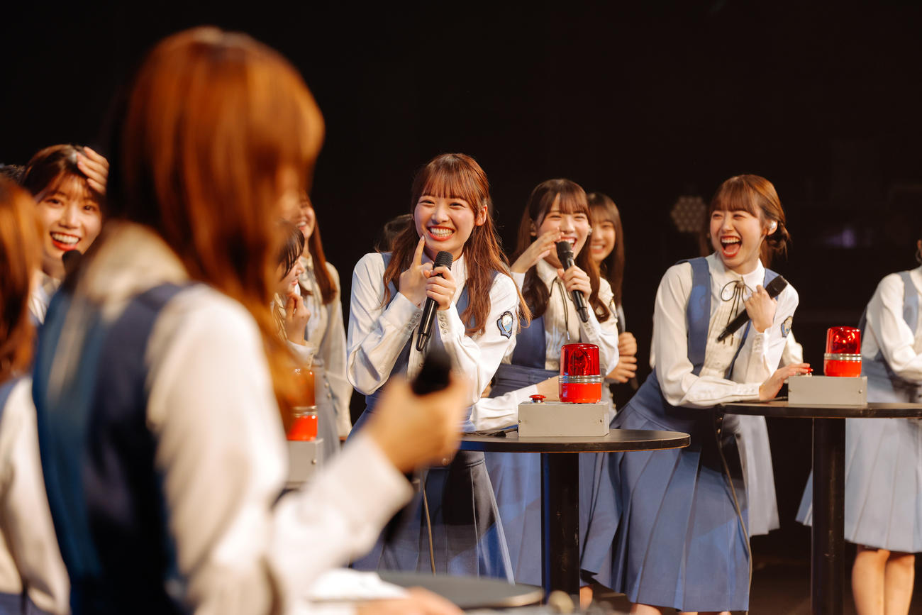 影山優佳の卒業セレモニーを開催した日向坂46
