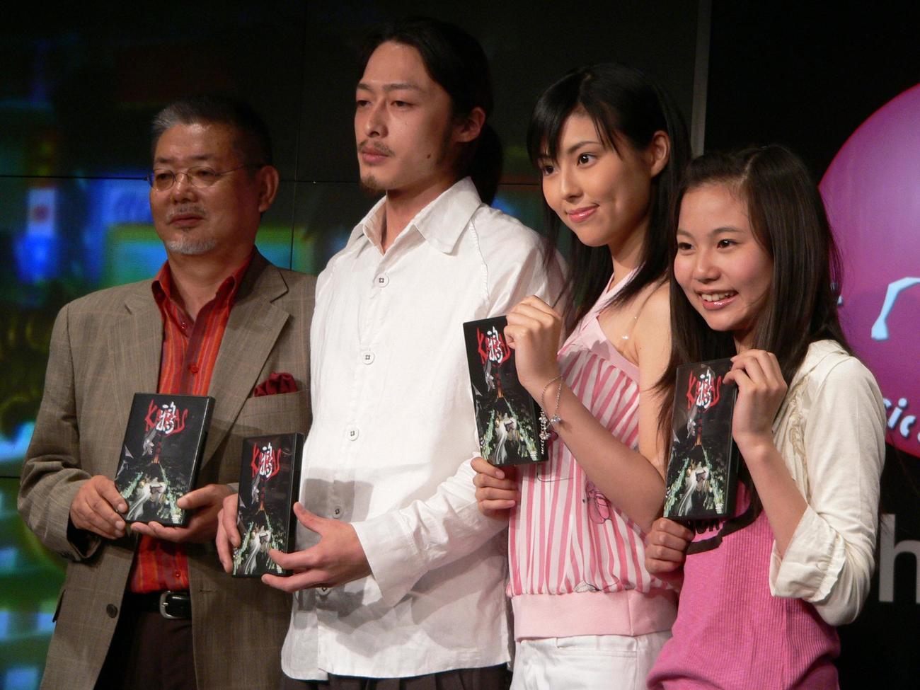 05年6月　DVD発売記念のトークショーに出席した（左から）タツノコプロの九里一平社長、和田聡宏、渋谷飛鳥、鈴木かすみ