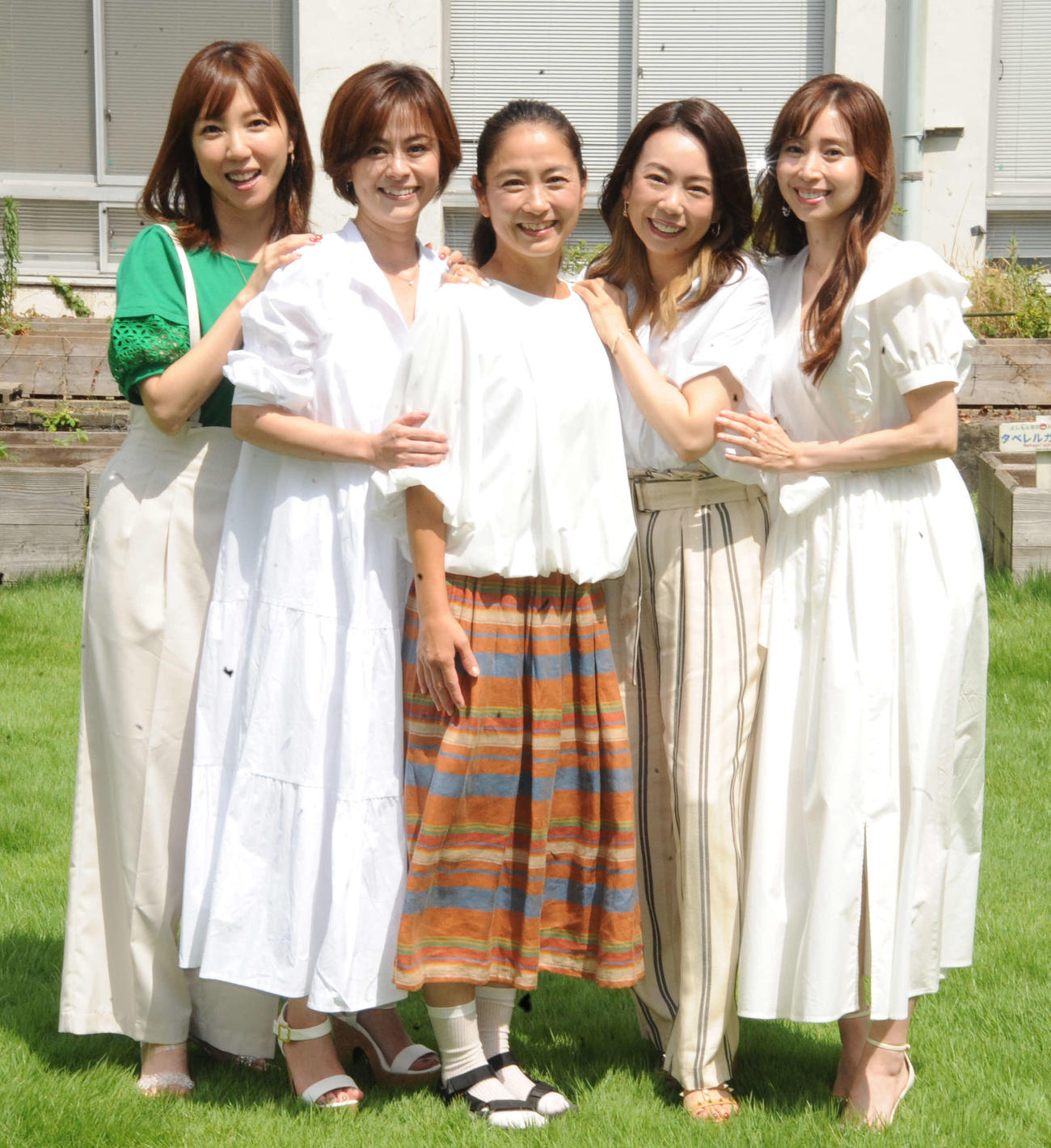 デビュー30周年記念ライブへ向けた意気込みなどを語った、左からOPD（大阪パフォーマンスドール）の上田美穂、古谷文乃、武内由紀子、稲葉貴子、中野公美子（撮影・松尾幸之介）