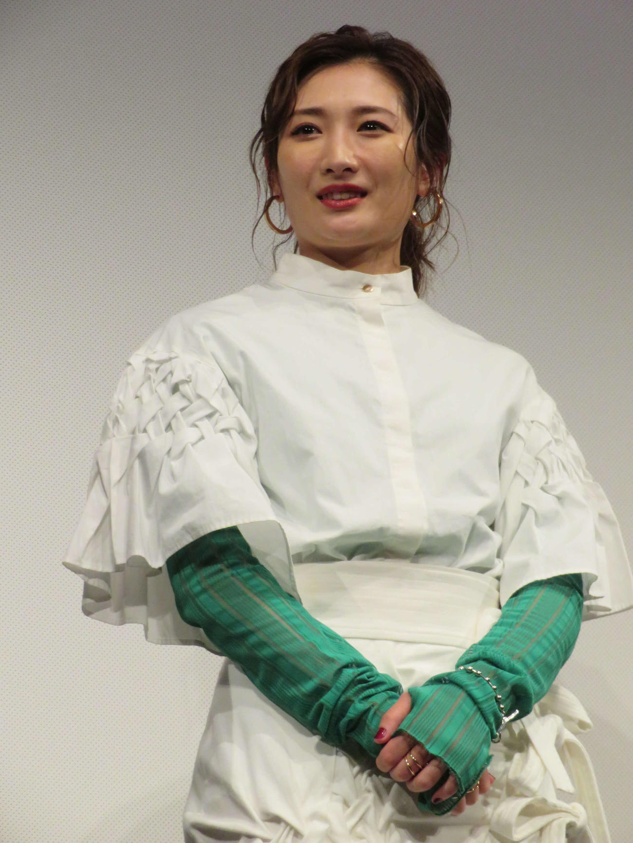 映画「尾かしら付き。」完成披露舞台あいさつに登壇した武田梨奈（撮影・村上幸将）