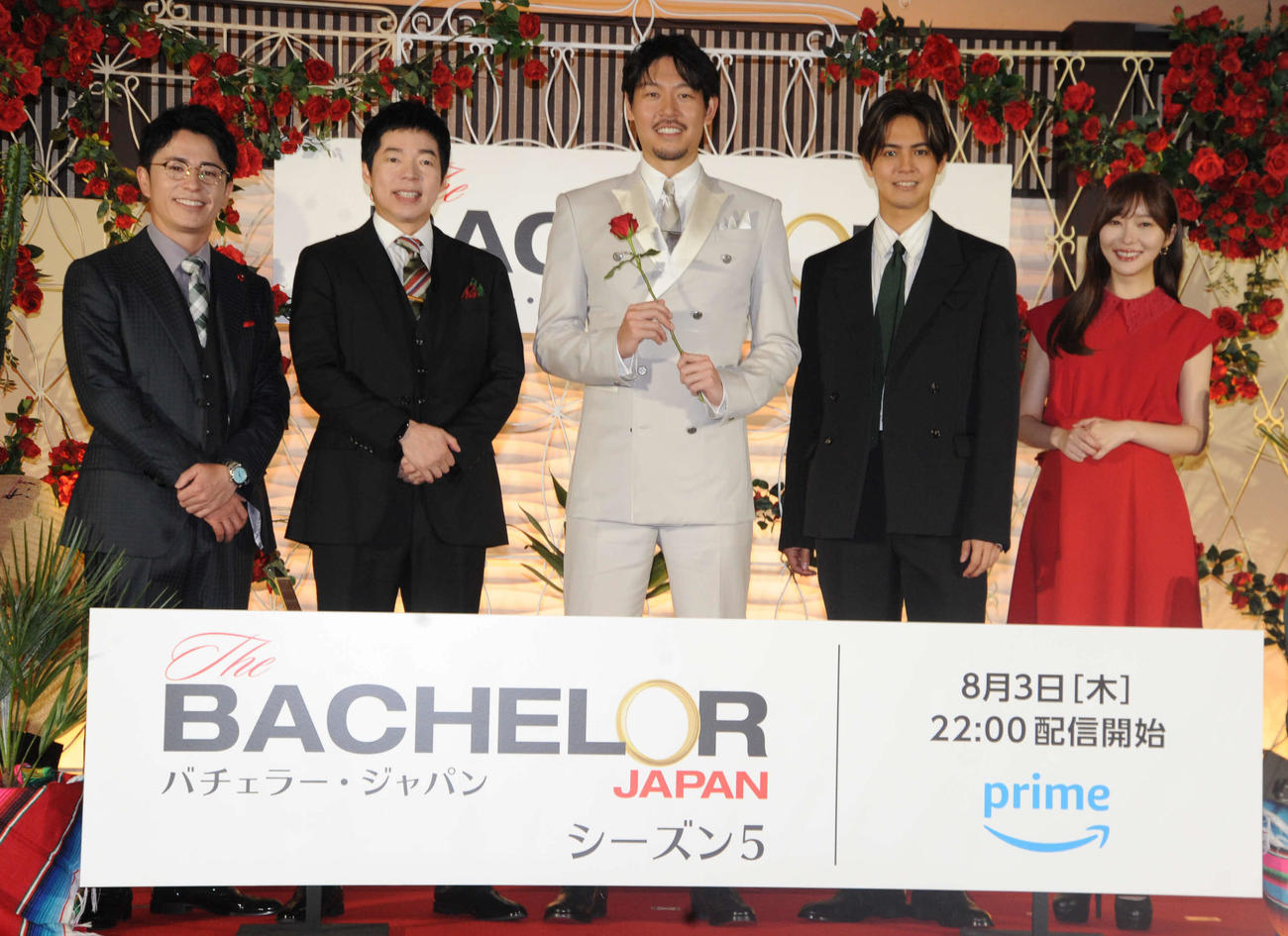 Amazon Prime Videoの婚活リアリティー番組「バチェラー・ジャパン」シーズン5配信直前イベントに出席した、左から藤森慎吾、今田耕司、5代目バチェラーを務めた長谷川恵一、片寄涼太、指原莉乃（撮影・松尾幸之介）