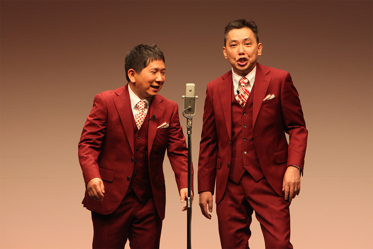 爆笑問題の田中裕二（左）と太田光