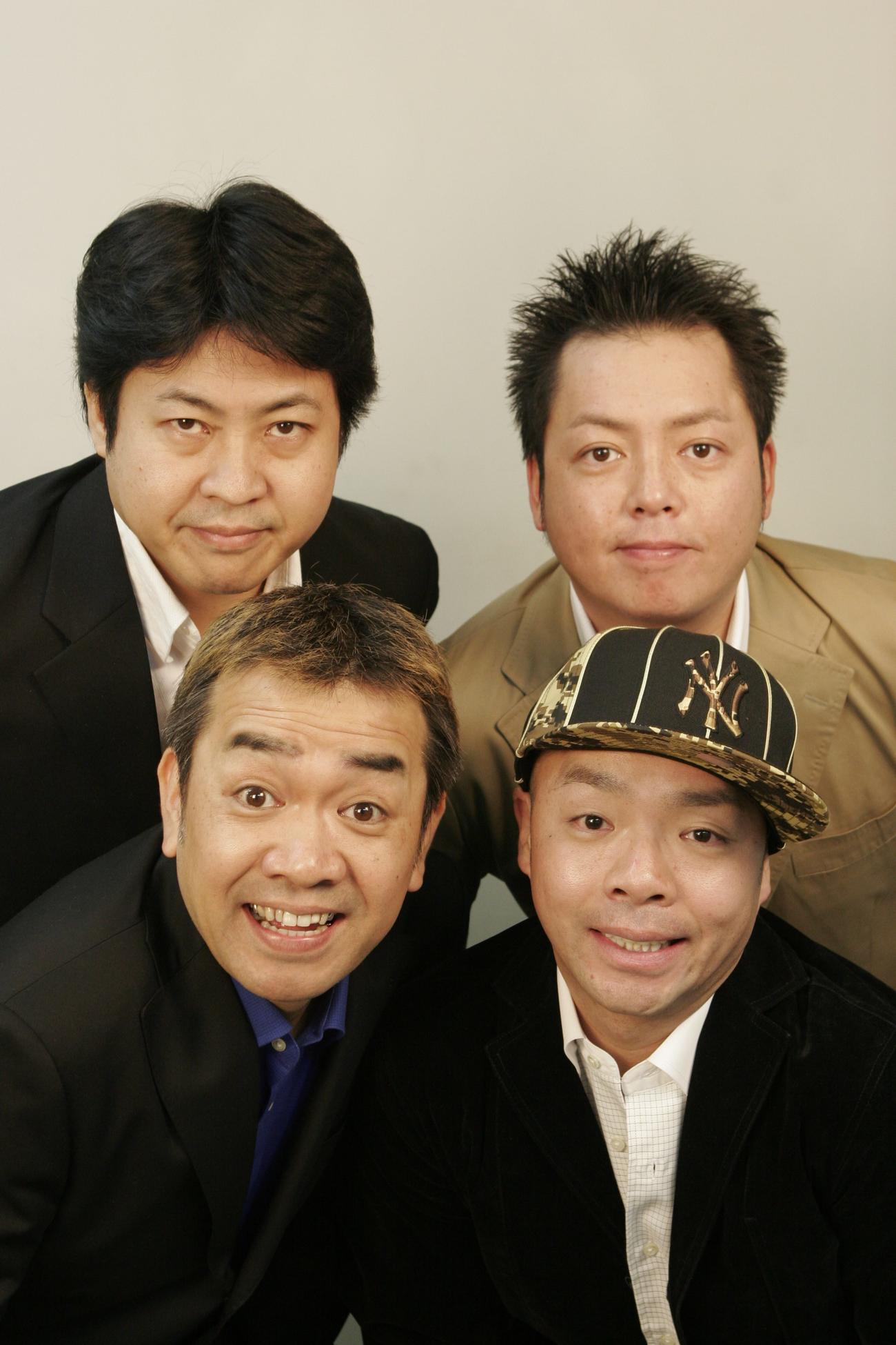 左はBOOMERの伊勢浩二（前）と河田キイチ、右はプリンプリンの田中章（前）とうな加藤
