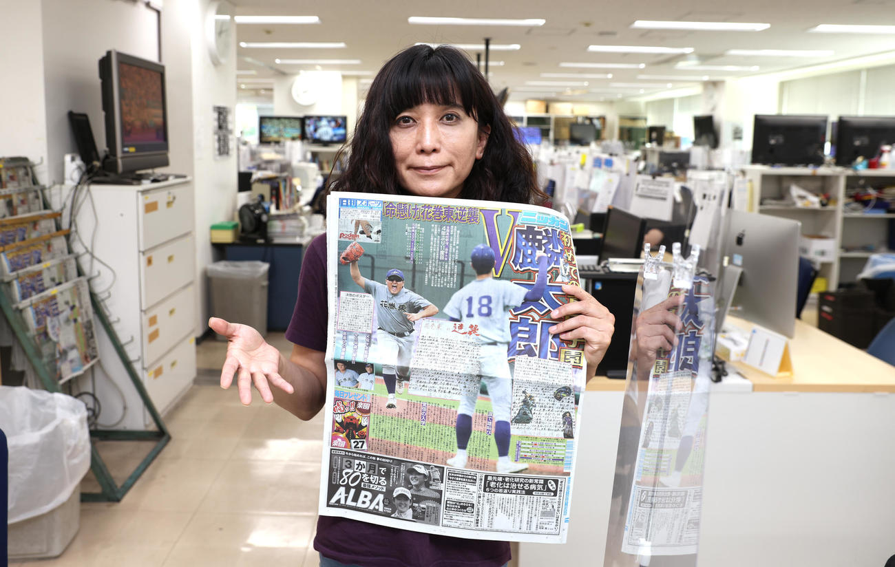 日刊スポーツ新聞社東京本社から文化放送「大竹まこと　ゴールデンラジオ！」に出演したタブレット純（撮影・大野祥一）