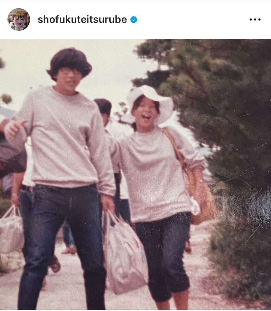 笑福亭鶴瓶、52年前の妻玲子さんとのペアルック写真（笑福亭鶴瓶のインスタグラムから）