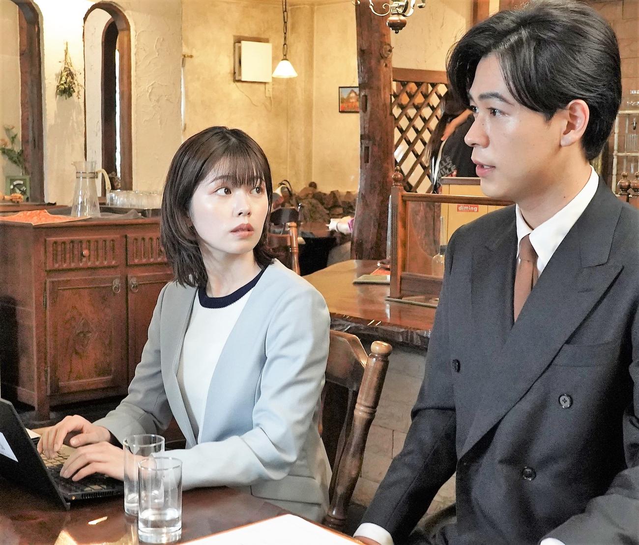 「転職の魔王様」に出演する小芝風花、成田凌（C）カンテレ