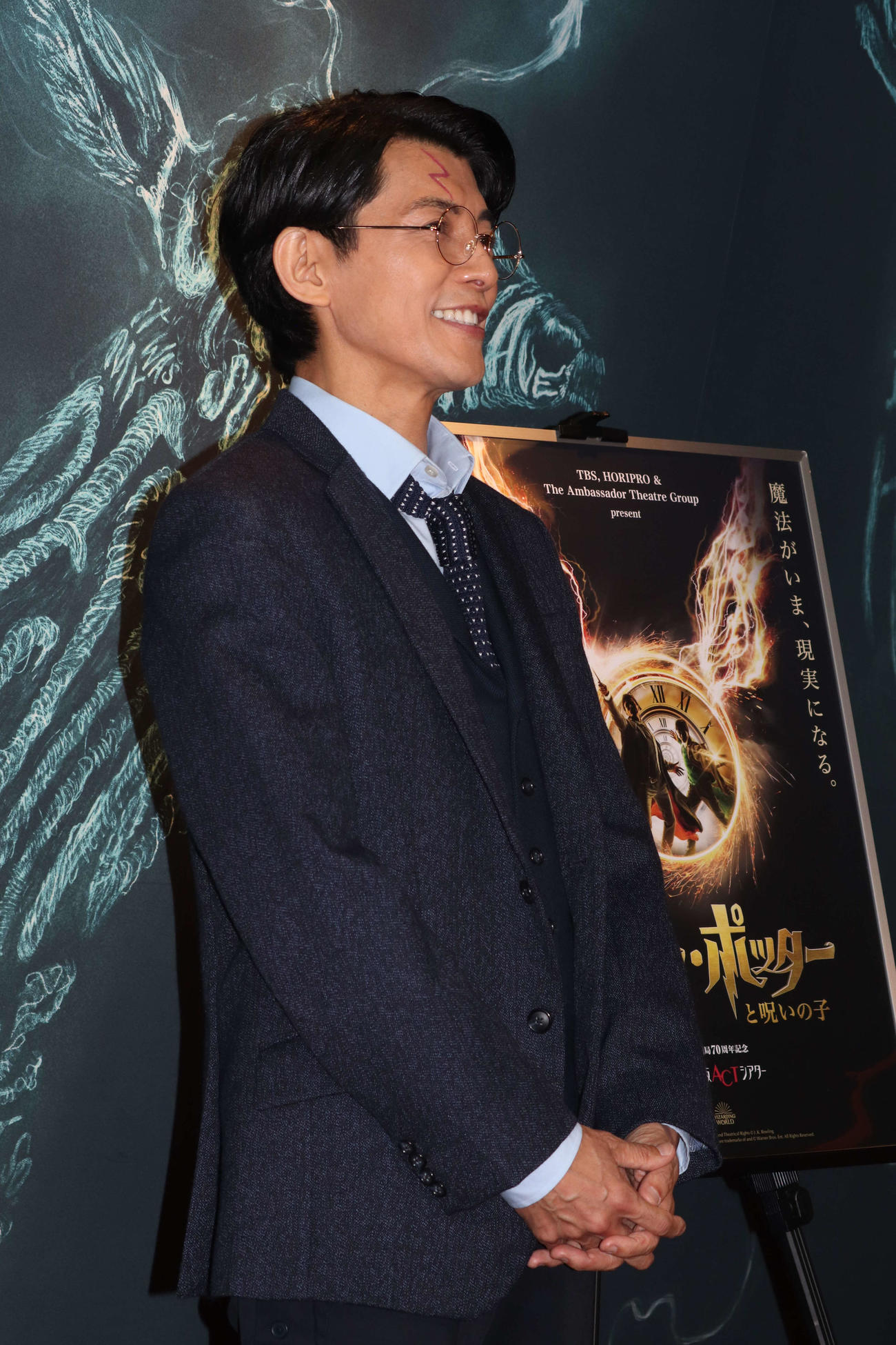 舞台「ハリー・ポッターと呪いの子」初日終演後囲み取材に応じた藤木直人（撮影・加藤理沙）