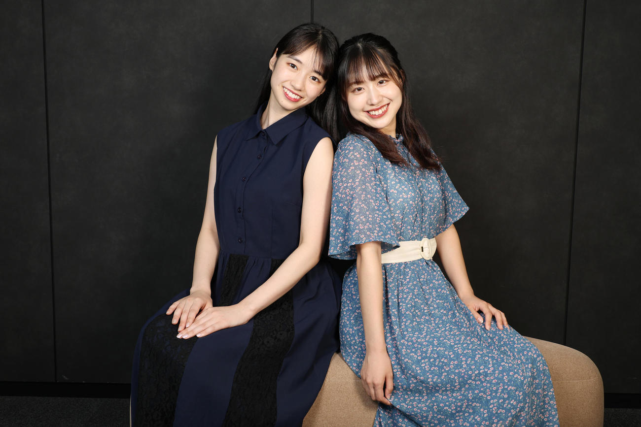 出演舞台への意気込みを語る劇団4ドル50セントの田中音江（左）と吉川真世（撮影・中島郁夫）