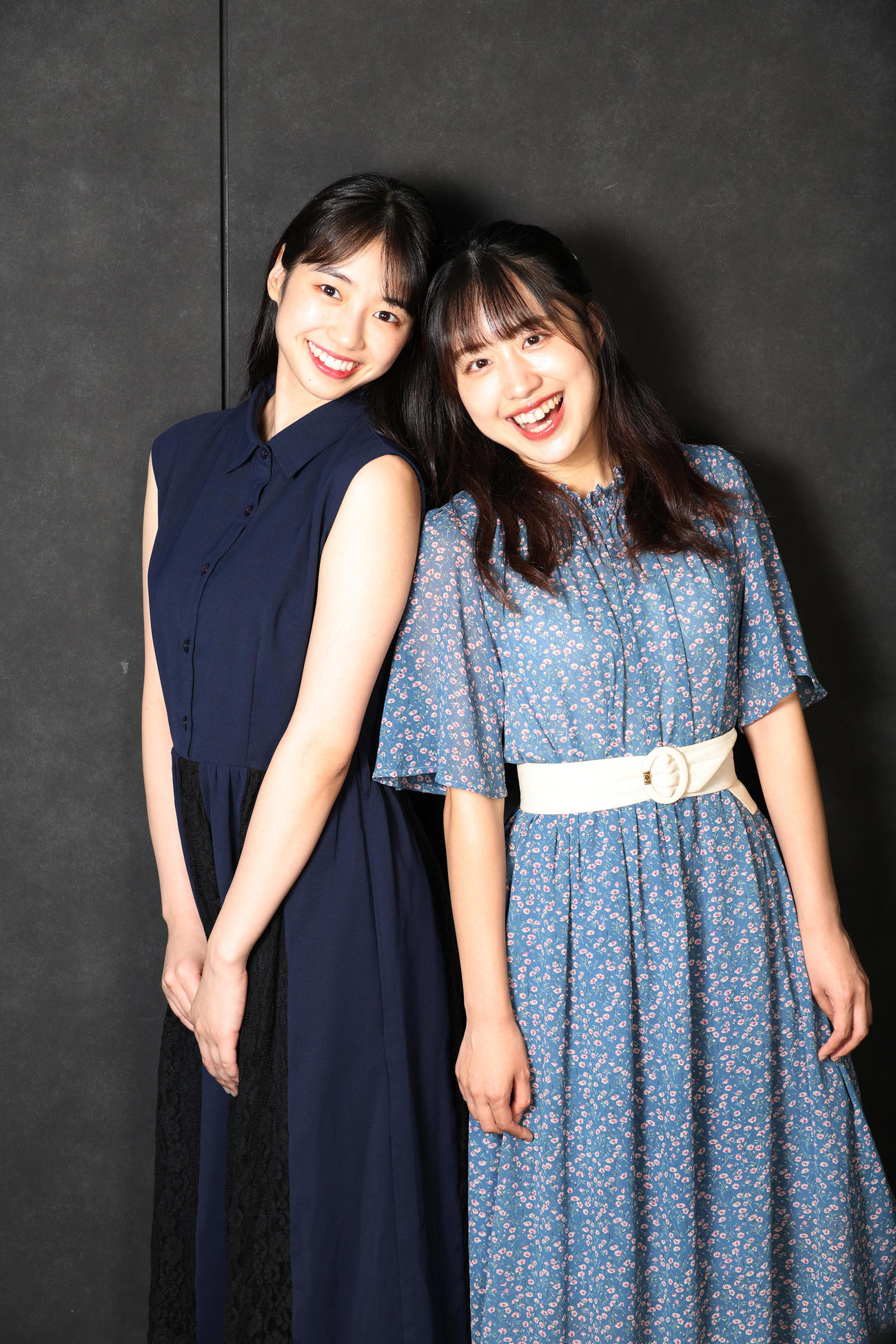 出演舞台への意気込みを語る劇団4ドル50セントの田中音江（左）と吉川真世（撮影・中島郁夫）