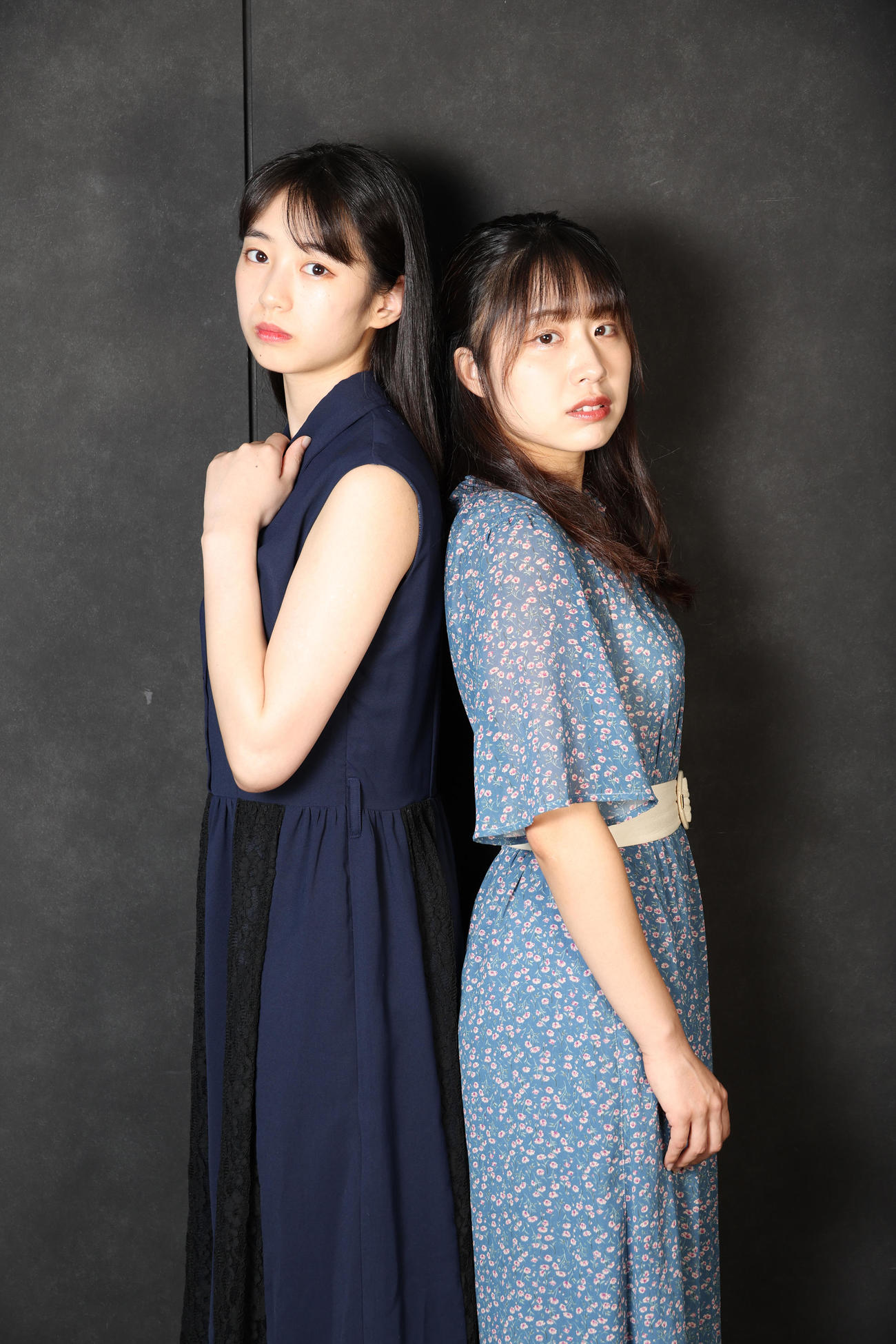 出演舞台への意気込みを語る劇団4ドル50セントの田中音江（左）と吉川真世（撮影・中島郁夫）