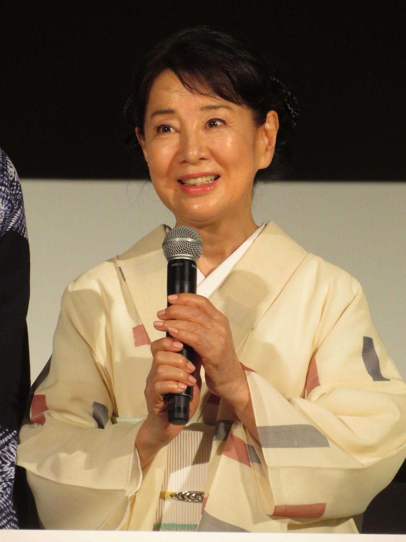 映画「こんにちは、母さん」完成披露試写会の最後に涙ぐむ吉永小百合（撮影・村上幸将）