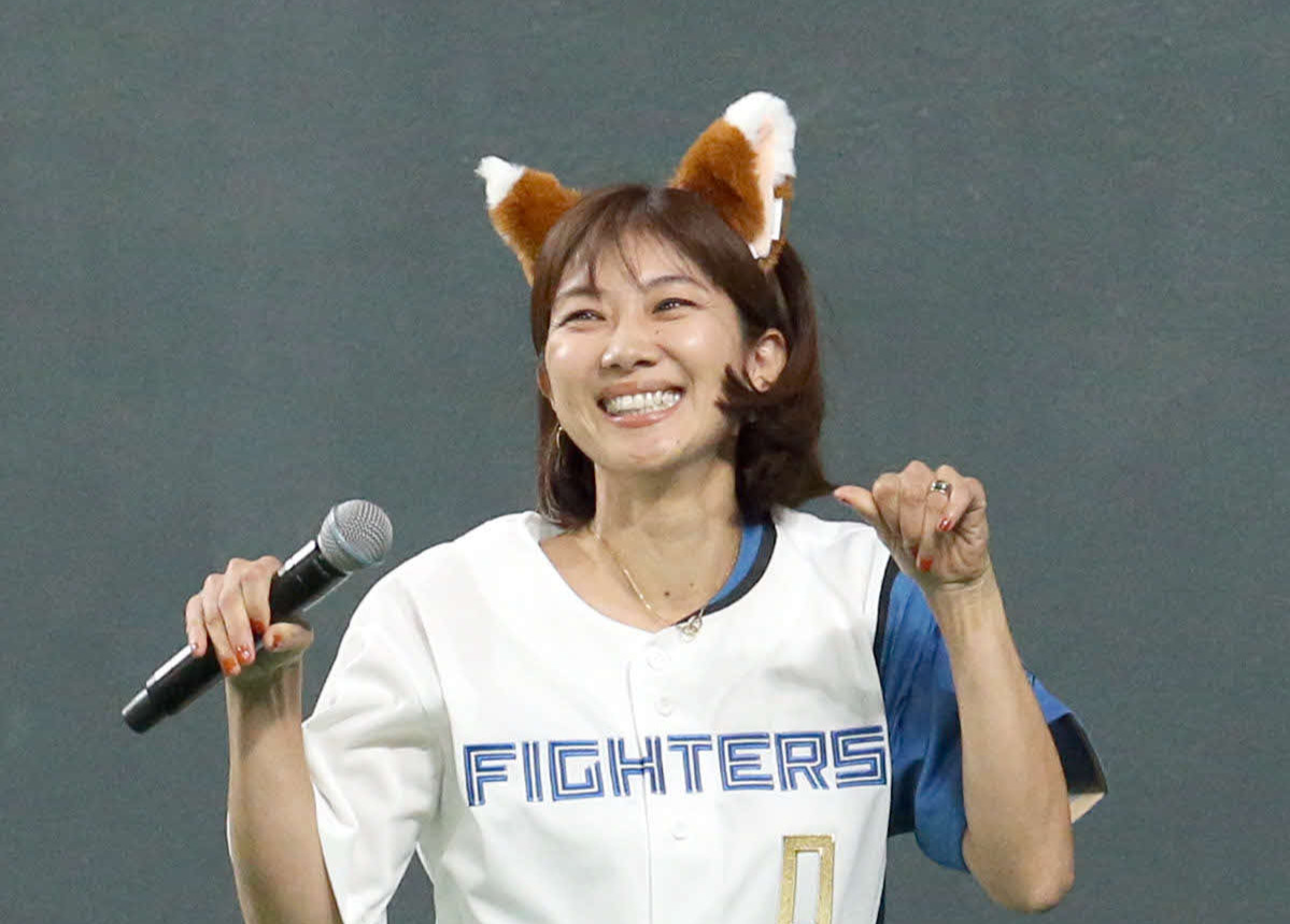 きつねダンスを踊る潮田玲子さん（2022年9月撮影）