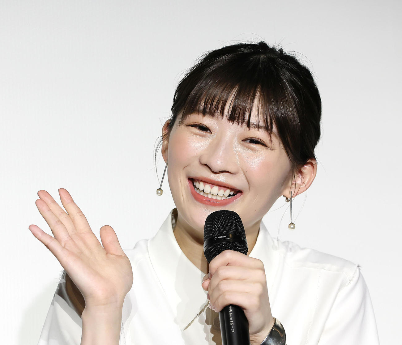 テレ朝系ドラマ「シッコウ！！～犬と私と執行官～」主演の伊藤沙莉（2023年6月撮影）