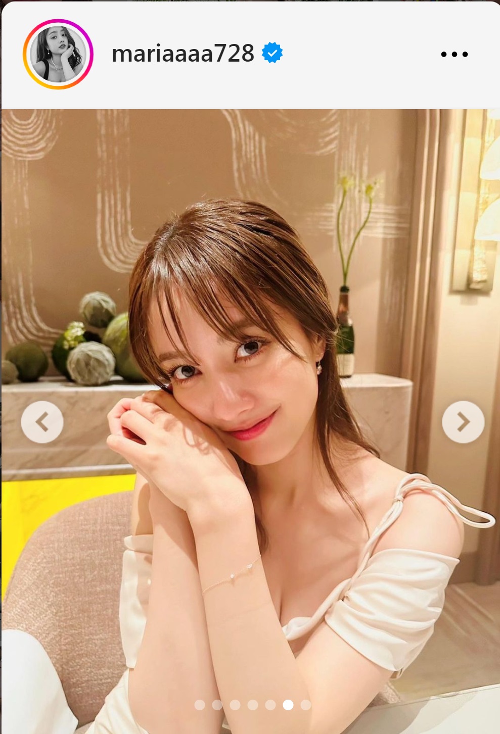 誕生日を祝われ笑顔の谷まりあ（谷まりあのインスタグラムから）