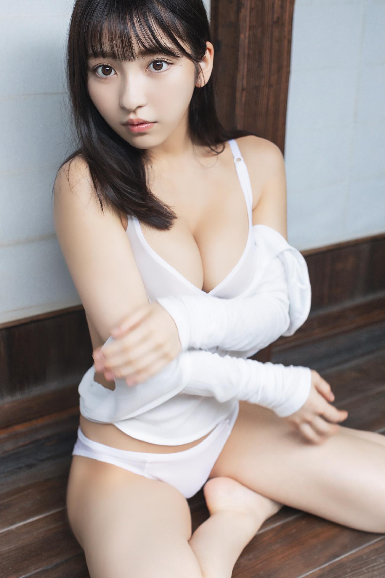 「週刊プレイボーイ」のグラビアに登場した＃2i2十味(C)集英社／週刊プレイボーイ／撮影　大辻隆広