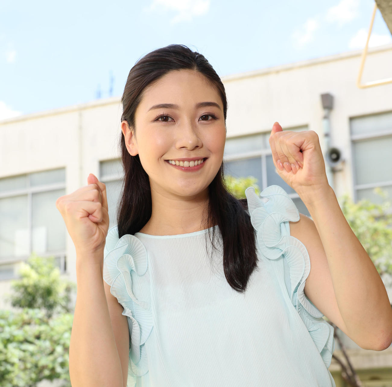 意気込みを語りガッツポーズする松田和佳（撮影・中島郁夫）