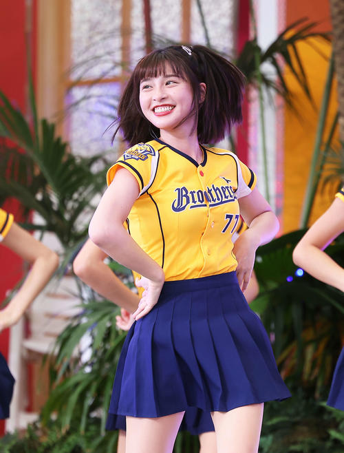 「お台場冒険王2023 SUMMER SPLASH！」でパフォーマンスするチュンチュン（撮影・河田真司）