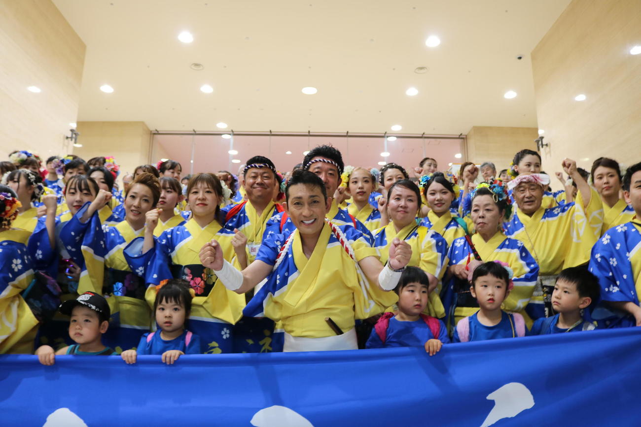 地元の岩手・盛岡市で開催された「盛岡さんさ踊り」に参加した福田こうへい
