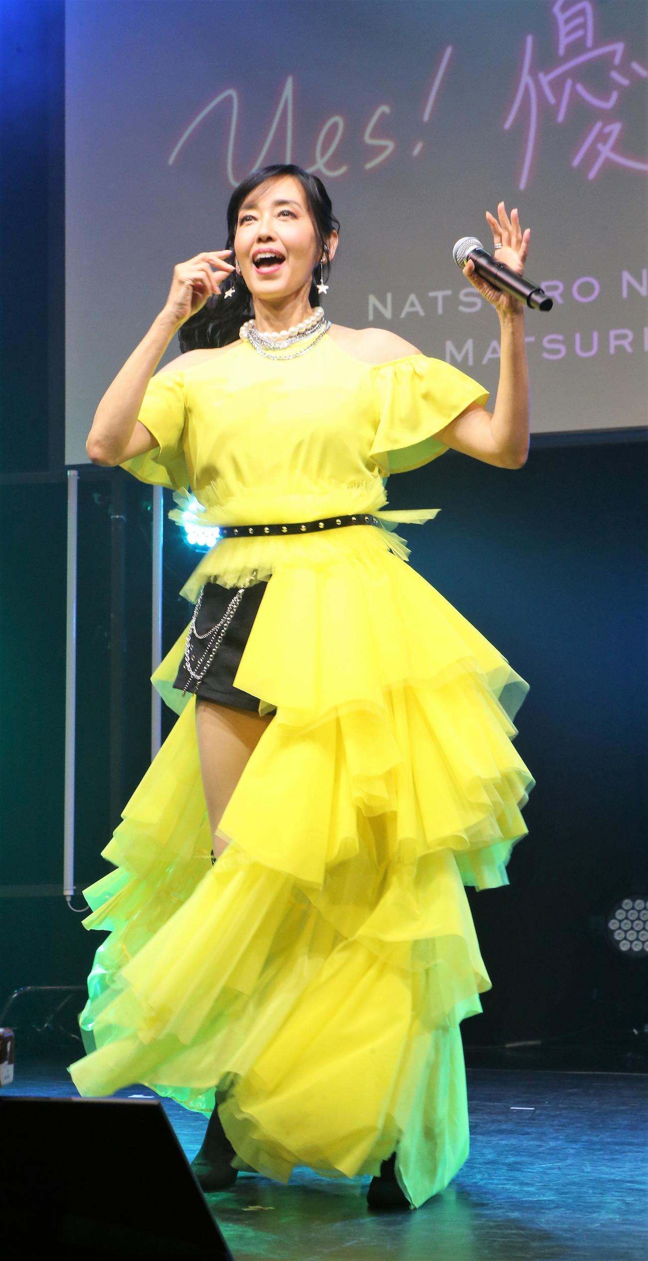 「YES優YES☆夏色のナンシー祭2023」で熱唱する早見優（撮影・高橋洋平）
