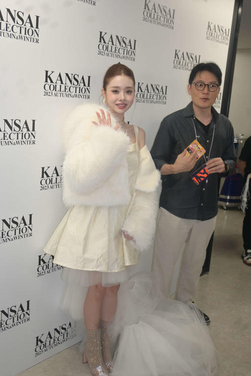 出演後、囲み取材に応じたソン・ジア(撮影・松浦隆司)