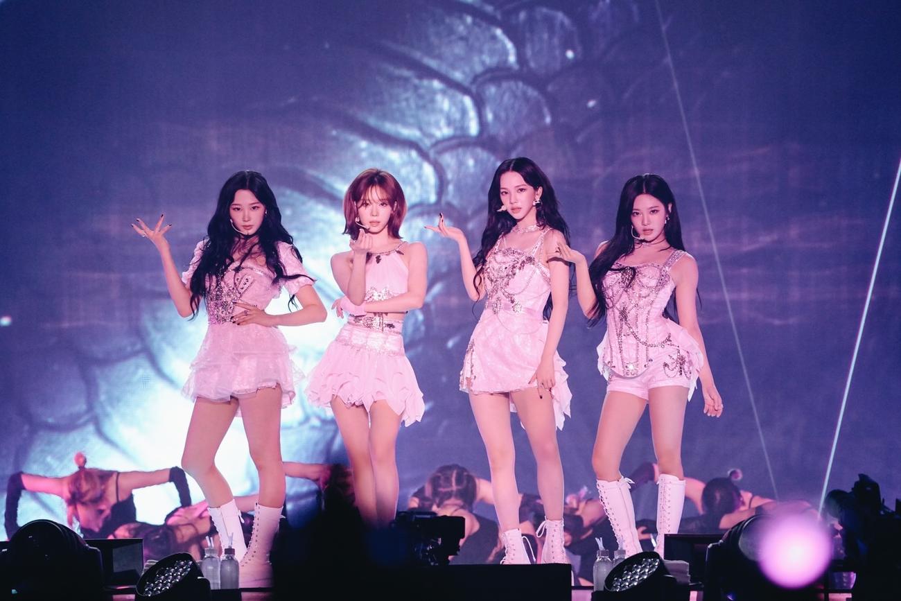 ライブを開催したaespa。左からGISELLE、WINTER、KARINA、NINGNING