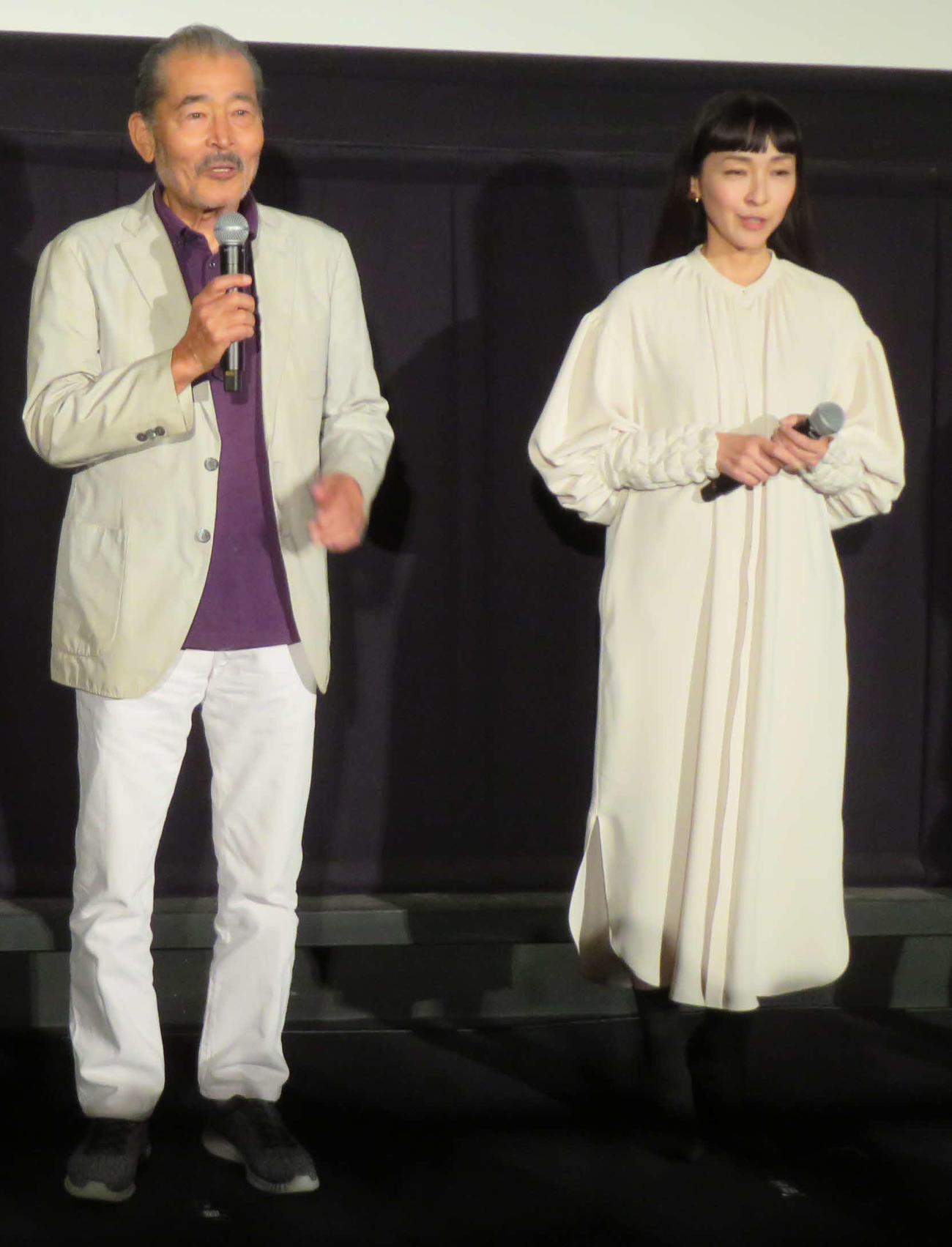 映画「高野豆腐店の春」完成披露上映会に登壇した藤竜也と麻生久美子（撮影・村上幸将）