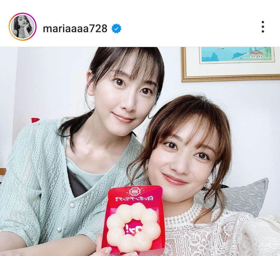 共演する松井玲奈（左）とのツーショットを公開（谷まりあのインスタグラムから）