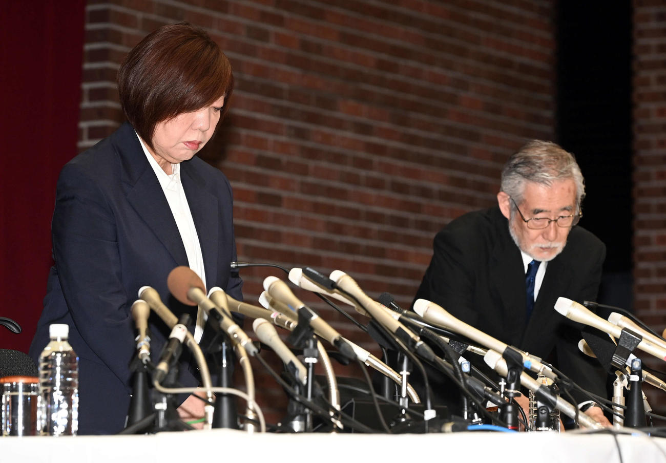 アメリカンフットボール部の一連の事件についての会見に臨んだ日大・林真理子理事長（撮影・たえ見朱実）