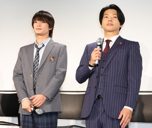 ドラマ「ギフテッド」の制作発表を行った浮所飛貴（左）と増田貴久（撮影・中島郁夫）