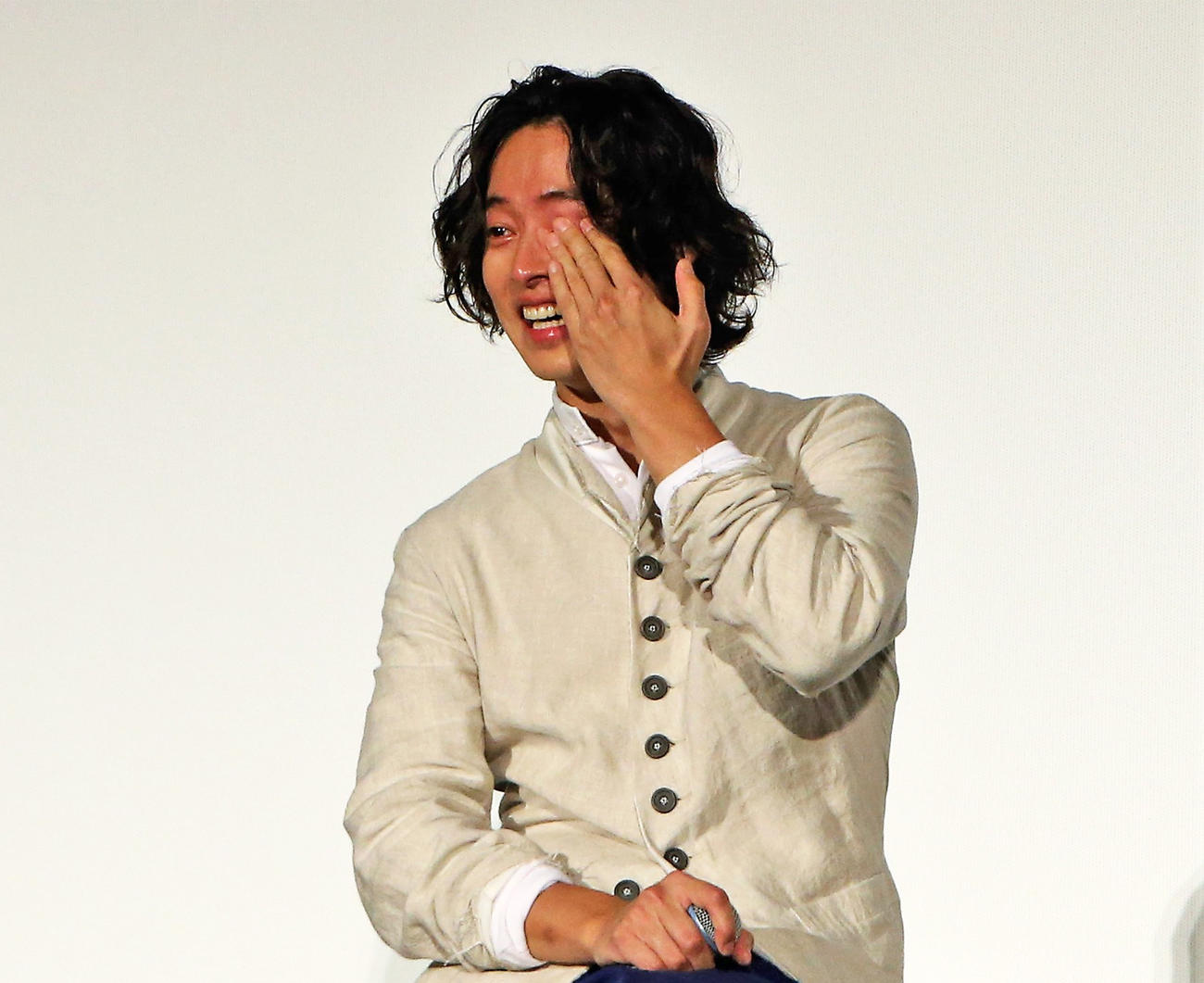 映画「キングダム　運命の炎」天下の大ヒット御礼舞台あいさつに登壇し号泣する山崎賢人