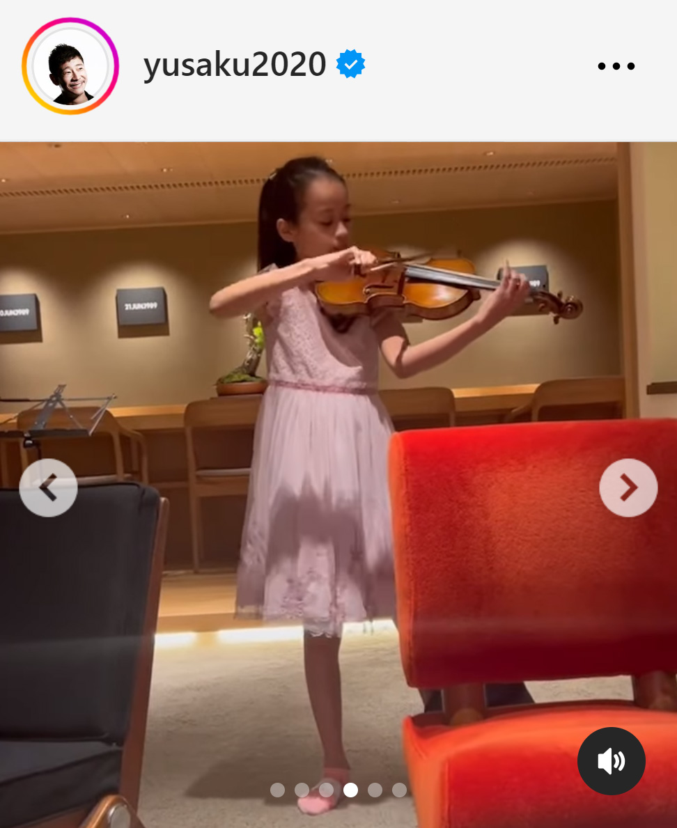 前澤友作氏のインスタグラムから