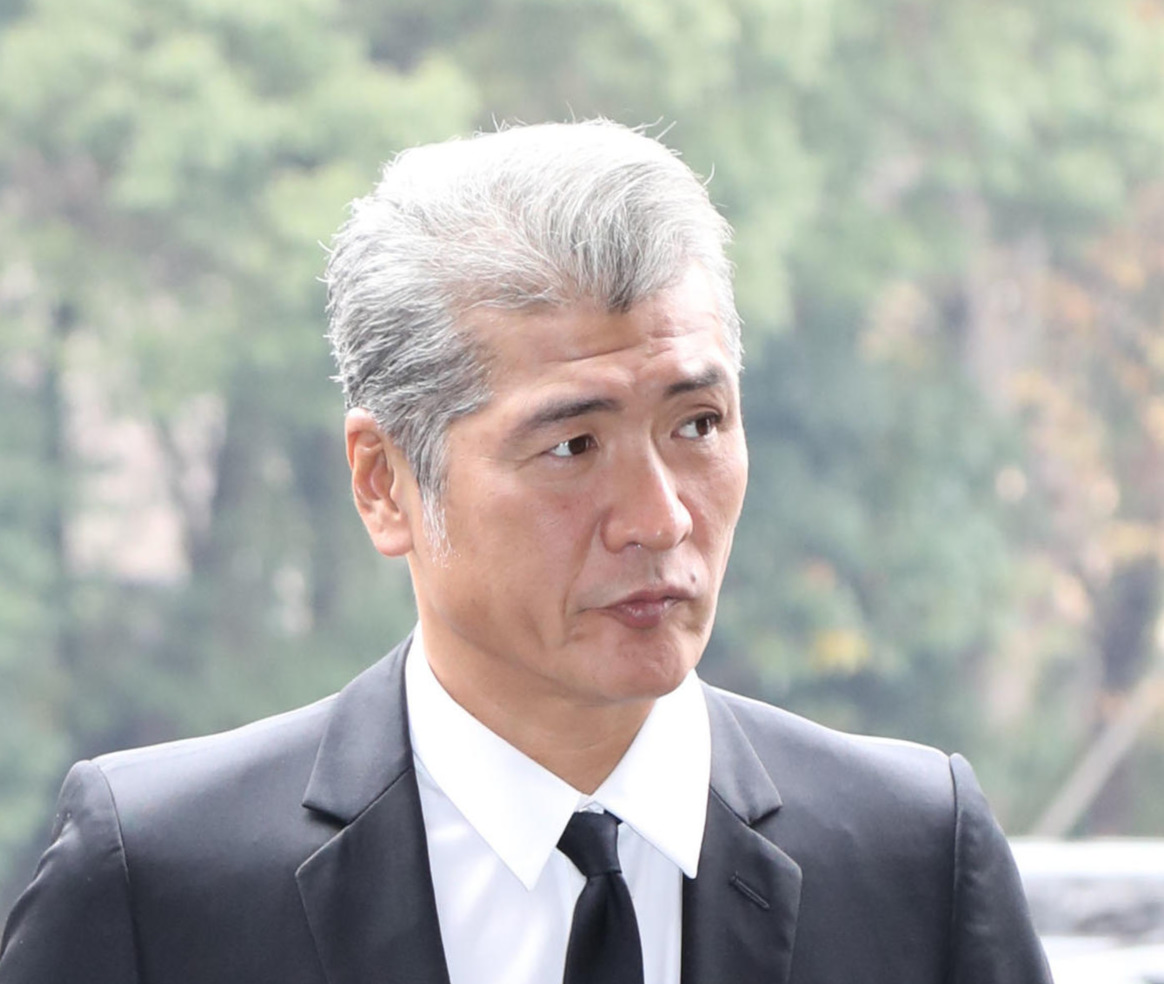 祁答院役の吉川晃司（2018年撮影）
