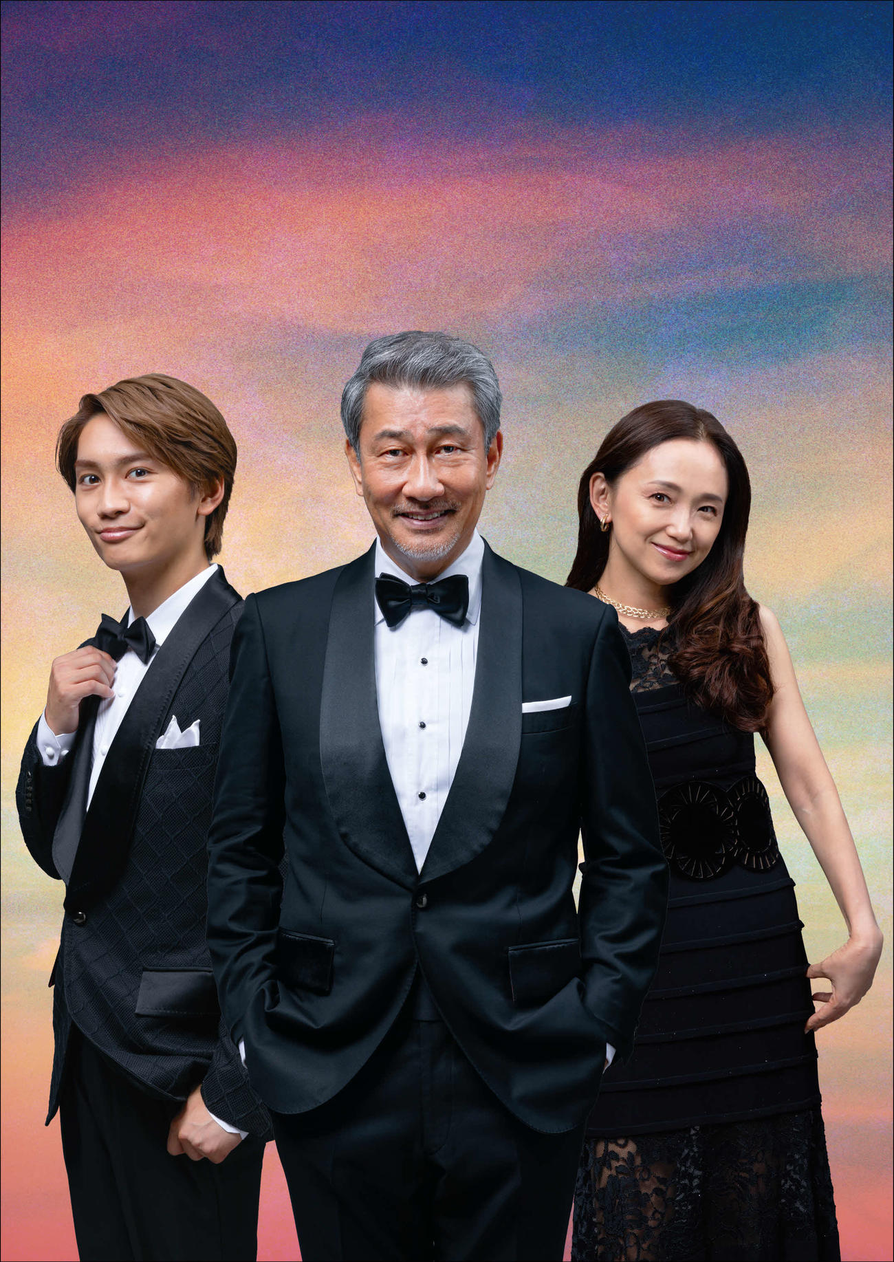 舞台「月とシネマ」で主演の中井貴一（中央）と共演の藤原丈一郎（左）、永作博美