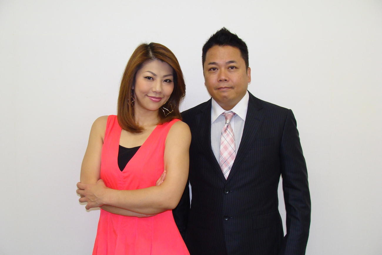 チャイムの赤プル（左）とだんな松丘慎吾