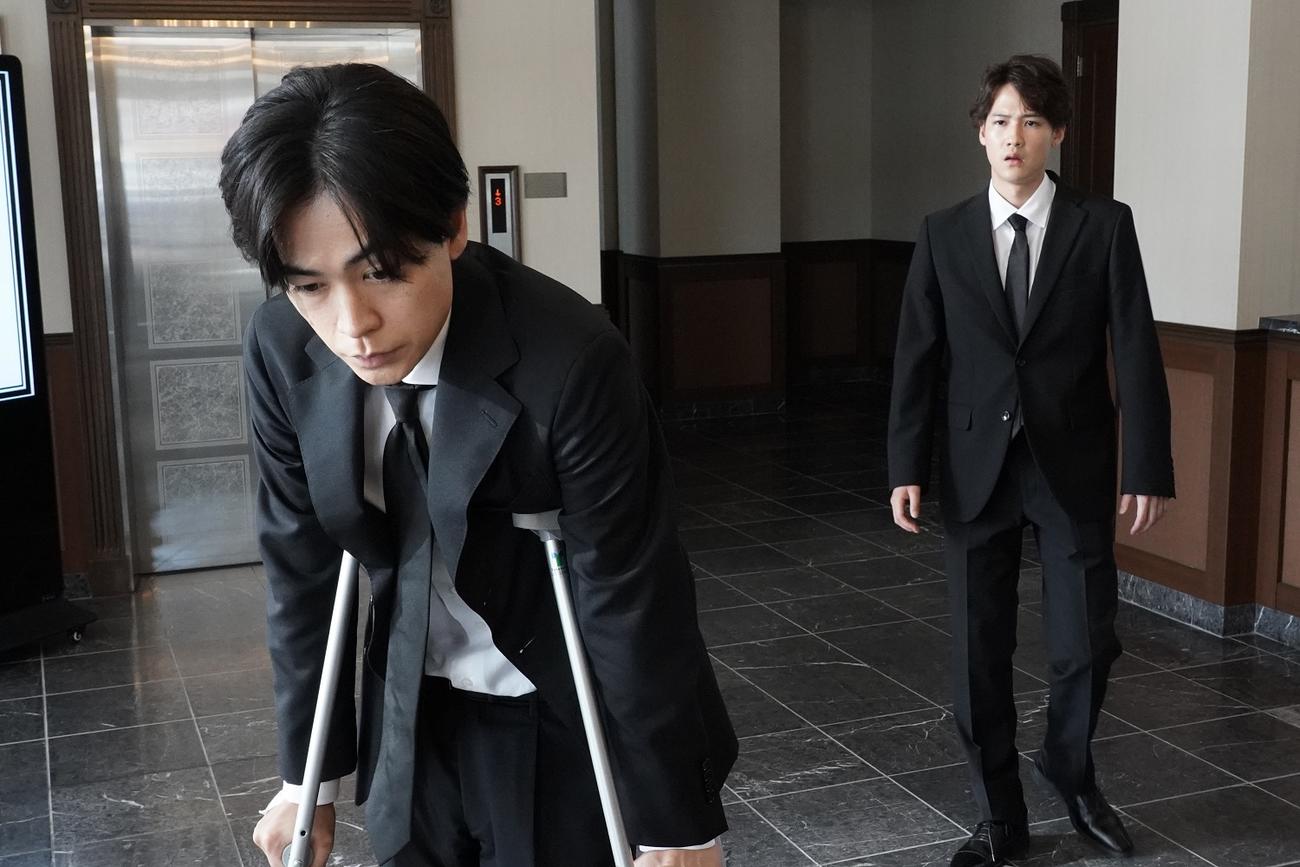 「転職の魔王様」に出演する成田凌（左）と葉山奨之（C）カンテレ
