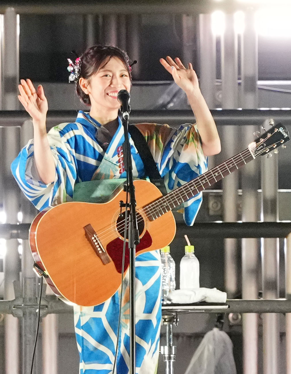 秩父宮ラグビー場でのライブに登場したmiwa（撮影・横山健太）