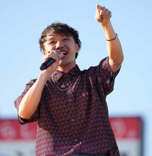 オープニングアクトを務めた今崎拓也（撮影・鈴木みどり）