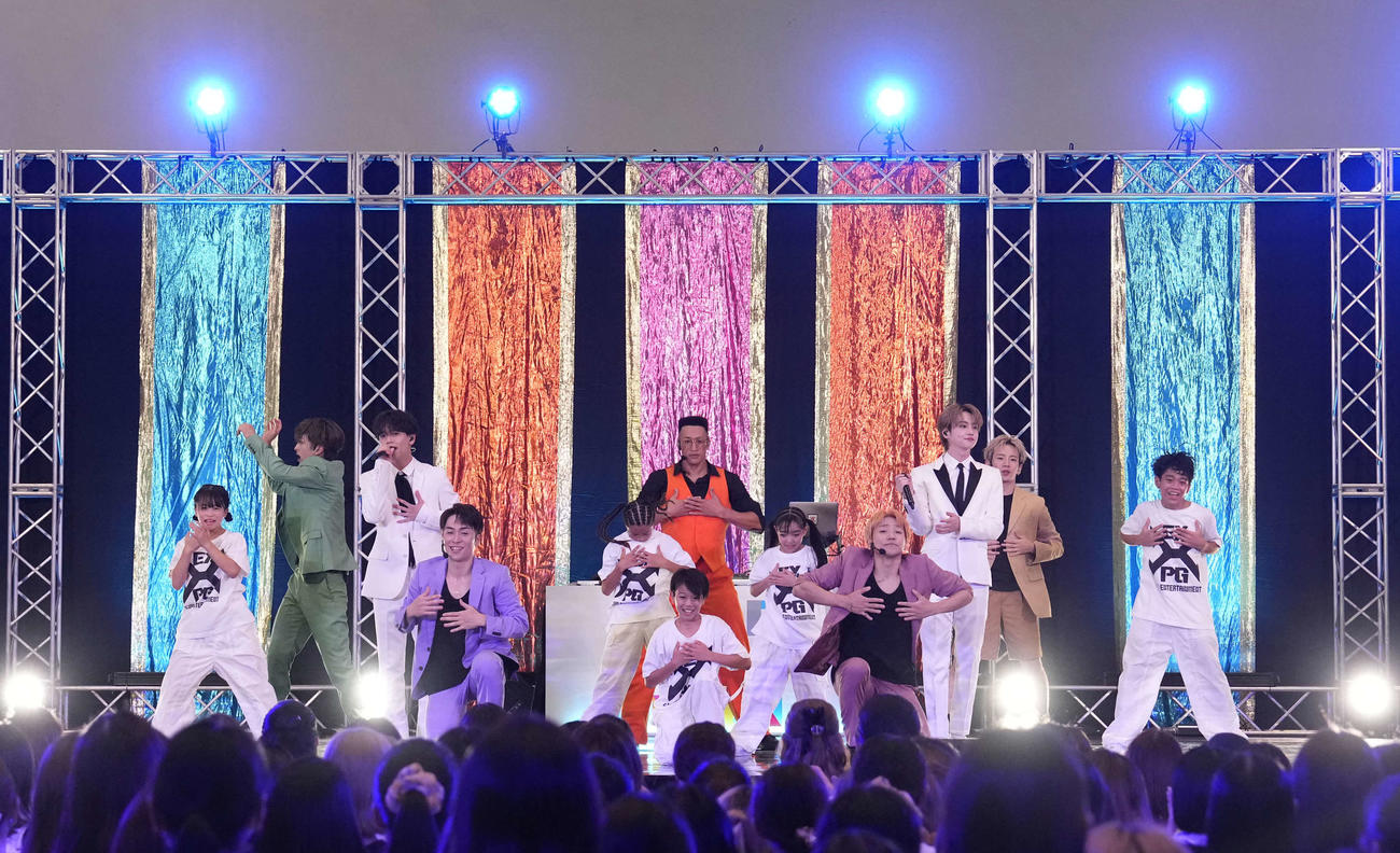 お披露目ライブを開催したLDHのキッズエンターテインメントプロジェクト「KIDS B HAPPY」から誕生したEXILE B HAPPY