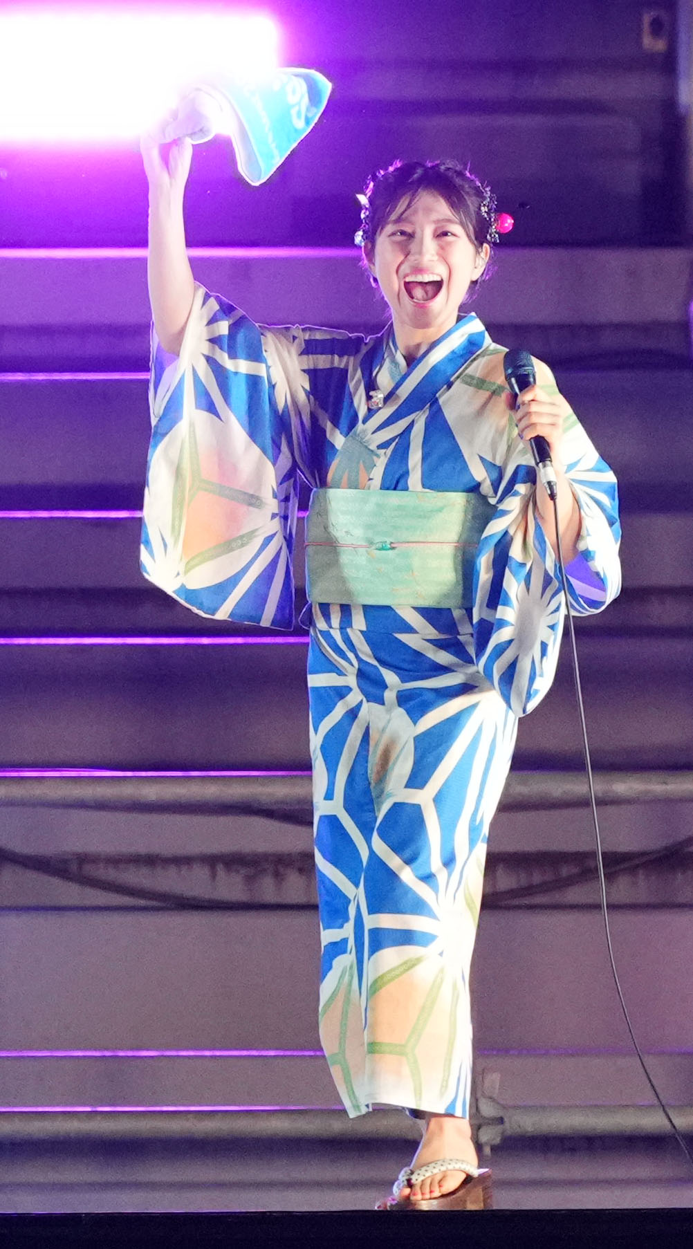 秩父宮ラグビー場でのライブに登場したmiwa（撮影・横山健太）