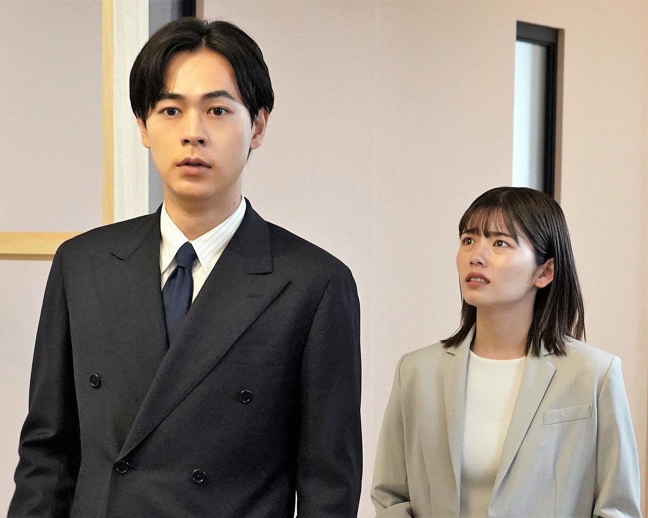 「転職の魔王様」に出演する成田凌、小芝風花（C）カンテレ