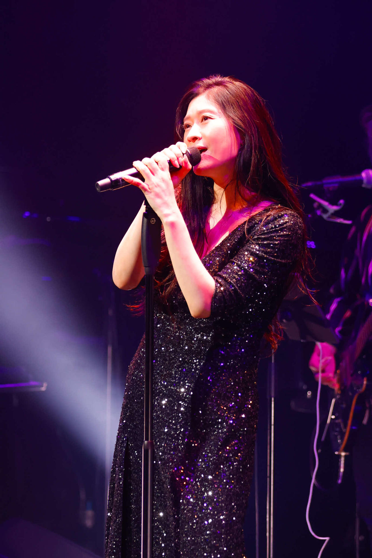 誕生日に約26年ぶりのライブを開催した篠原涼子（撮影・佐藤薫）