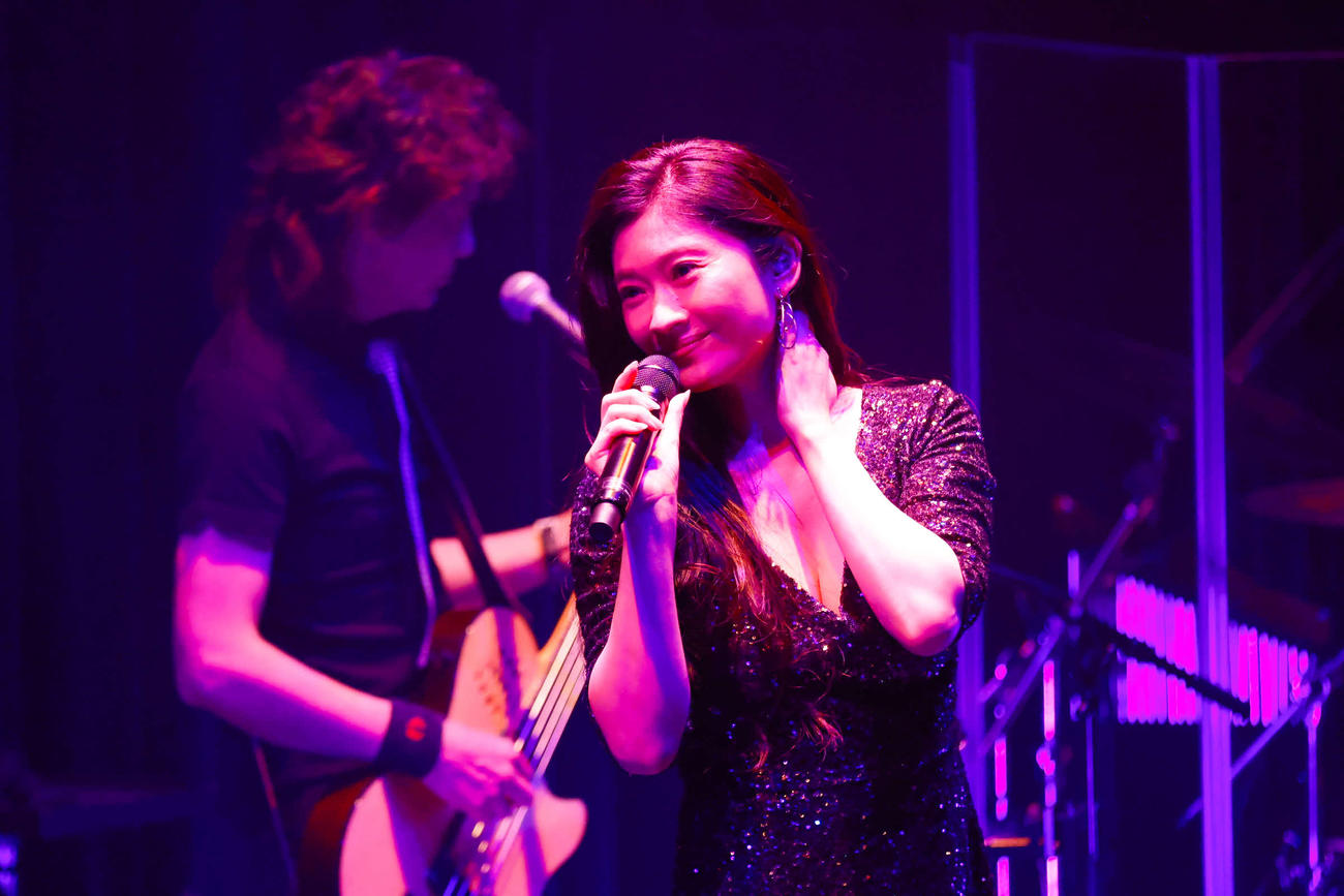 誕生日に約26年ぶりのライブを開催した篠原涼子（撮影・佐藤薫）