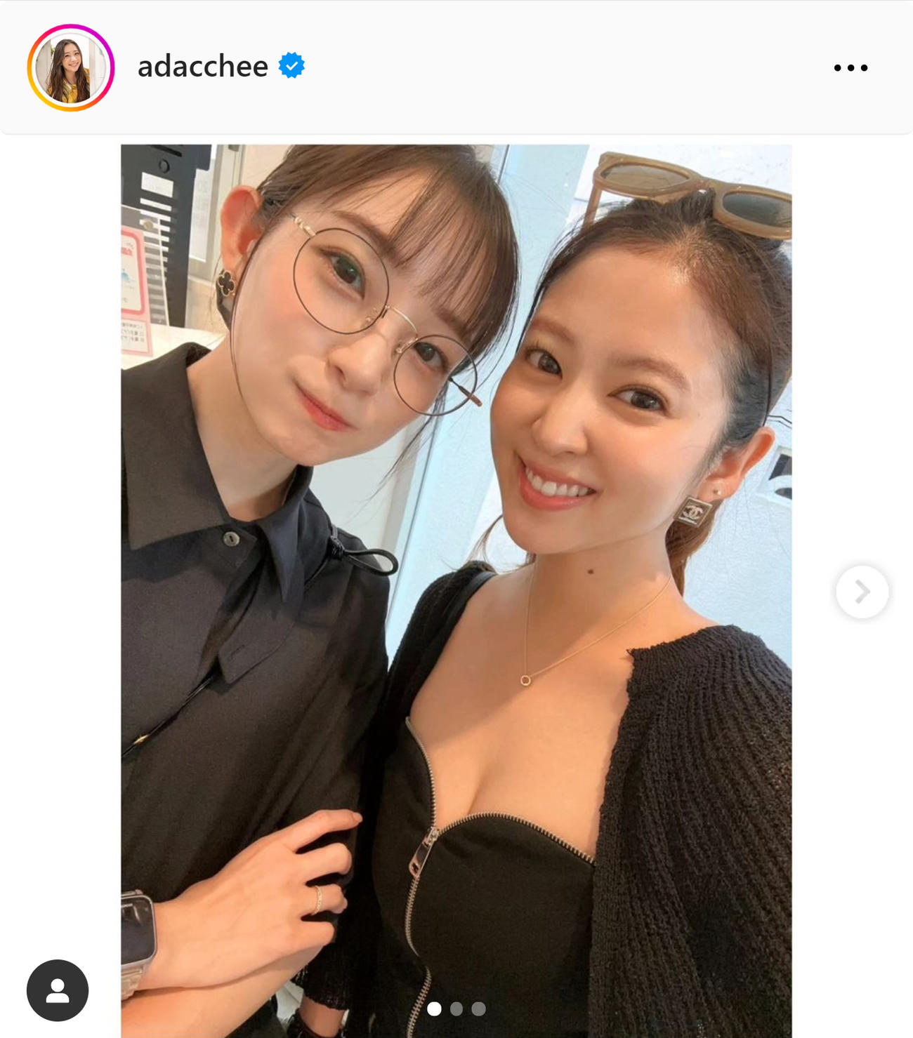 足立梨花（左）と西崎莉麻（足立梨花のインスタグラムから）