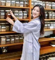 タレント、薬剤師、広報兼アンバサダーの福井セリナ