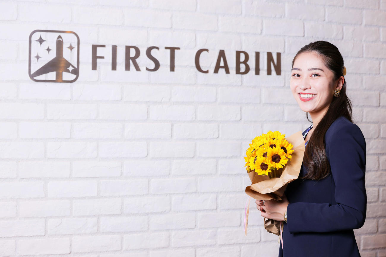 モデル、女優の顔を持ち、株式会社ファーストキャビンHDの取締役を務める小林千花さん。ホテル業界での今後の活躍が楽しみです（撮影・河田真司）