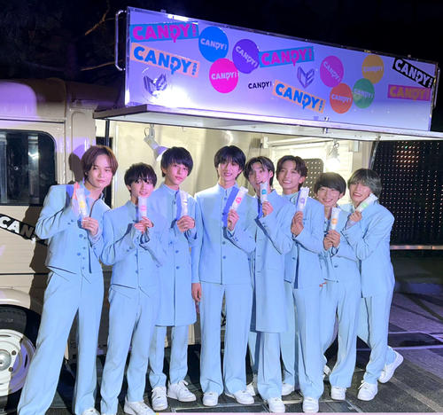 メジャーデビューシングル「CANDY」発売記念イベントを行った、左からICExの中村旺太郎、山本龍人、八神遼介、阿久根温世、志賀李玖、竹野世梛、筒井俊旭、千田波空斗(撮影・松尾幸之介)