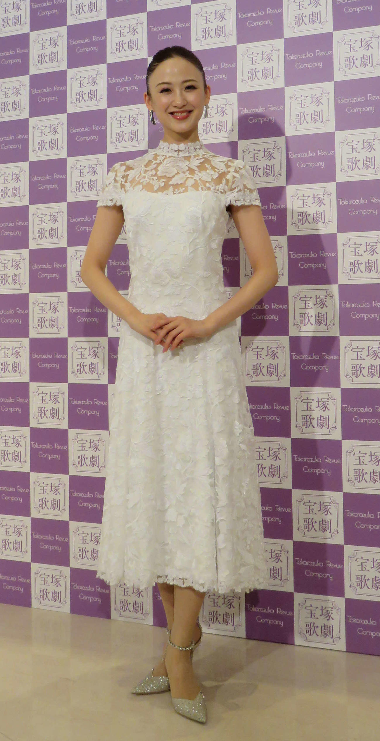 退団会見を開いた星風まどか（撮影・村上久美子）
